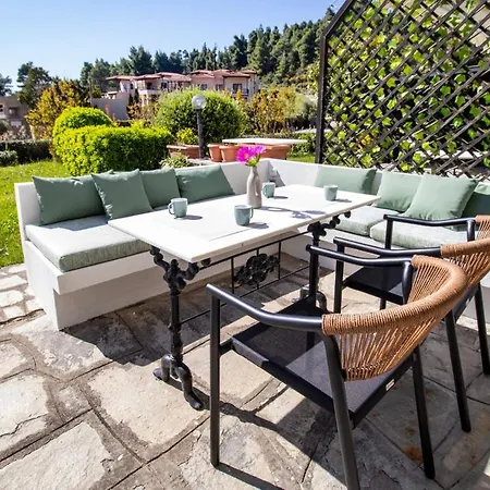 Emerald Next To The Sea, Appartement Elani
