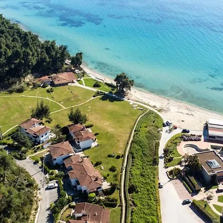 Emerald Next To The Sea,